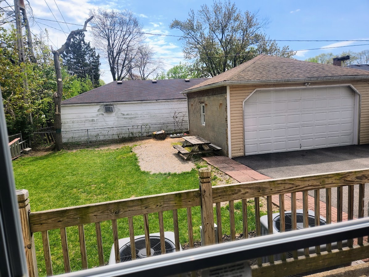 409-11 W Keith Avenue, Waukegan, IL 60085