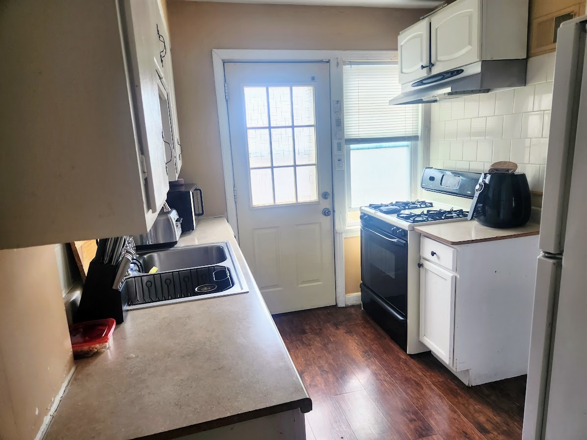 409-11 W Keith Avenue, Waukegan, IL 60085