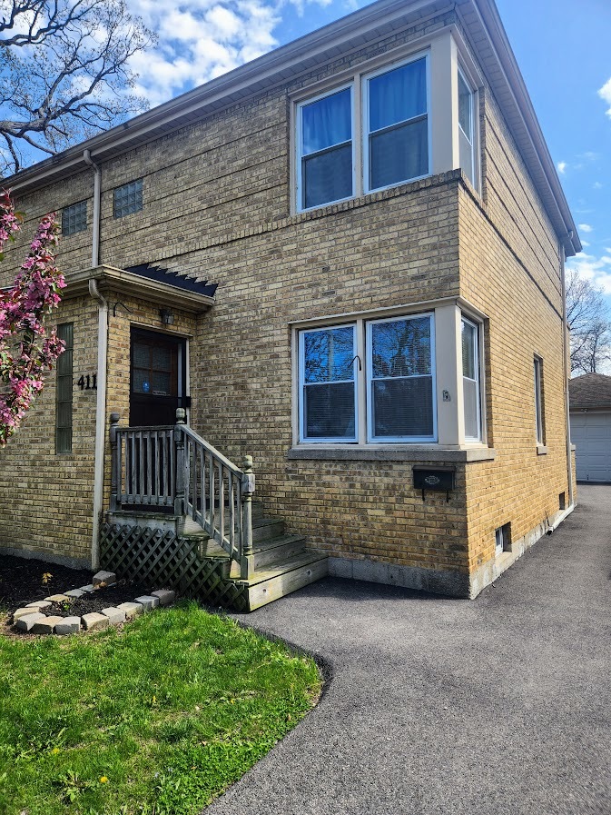 409-11 W Keith Avenue, Waukegan, IL 60085