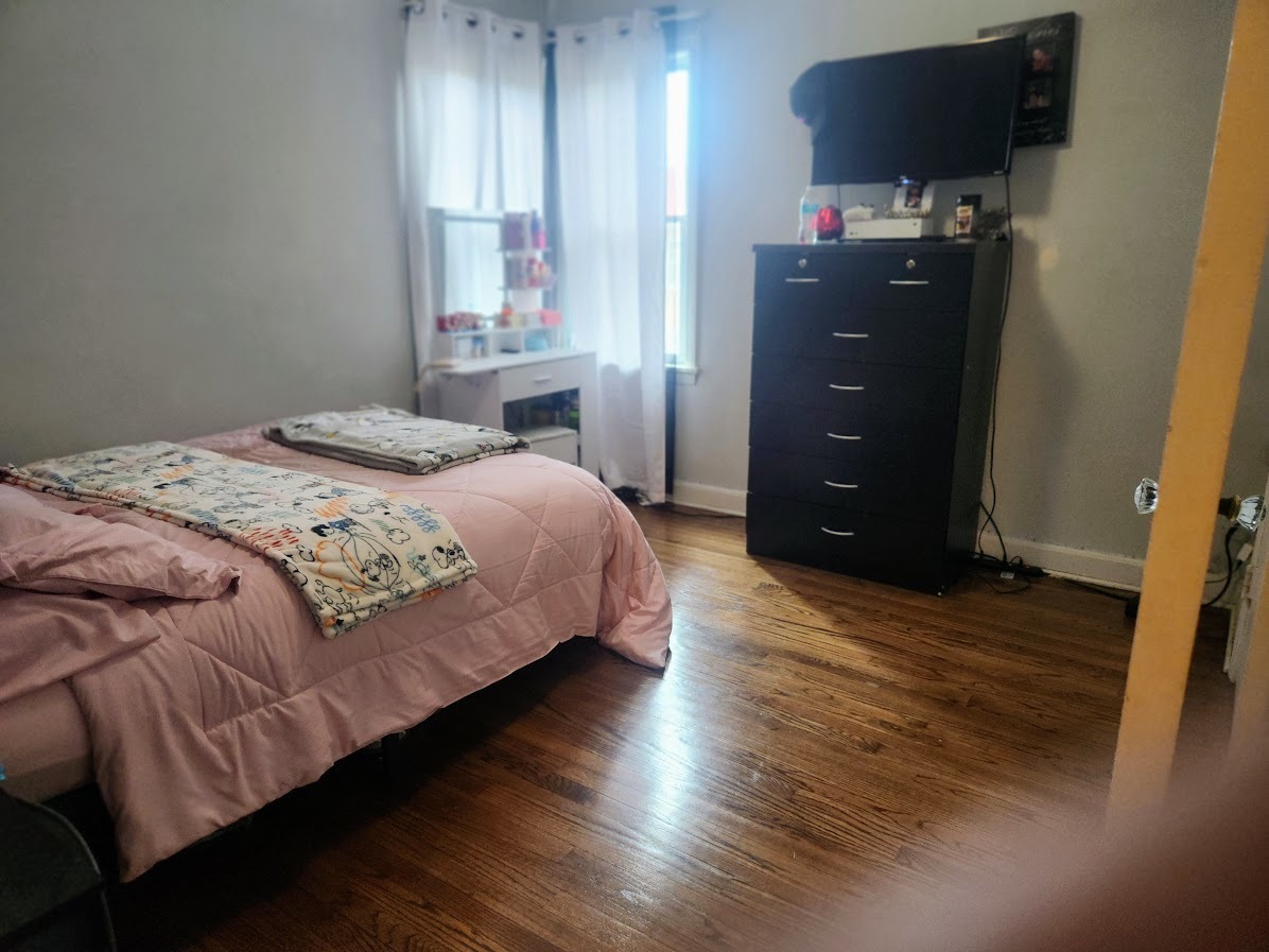 409-11 W Keith Avenue, Waukegan, IL 60085