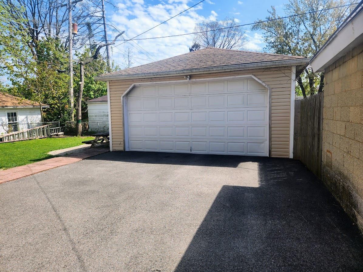 409-11 W Keith Avenue, Waukegan, IL 60085