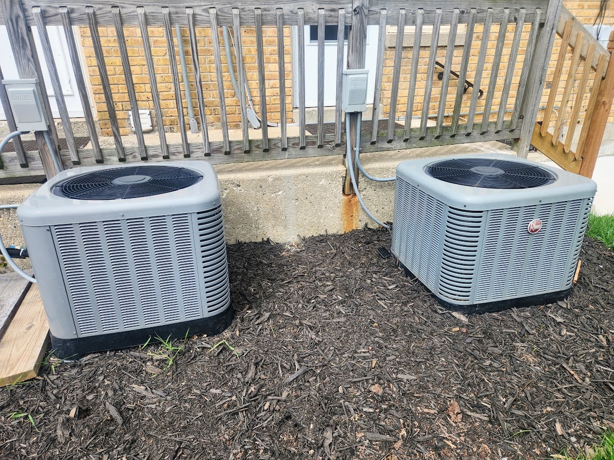 409-11 W Keith Avenue, Waukegan, IL 60085