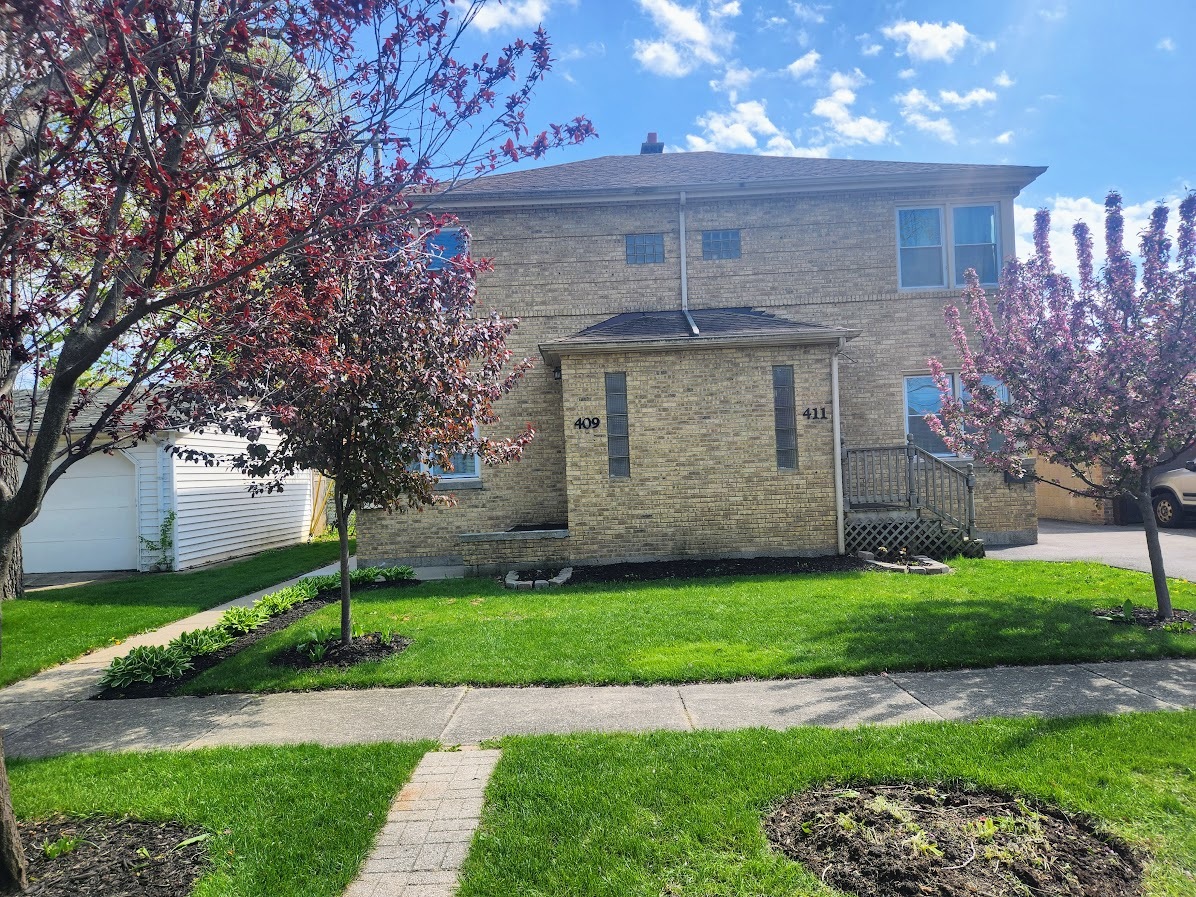 409-11 W Keith Avenue, Waukegan, IL 60085