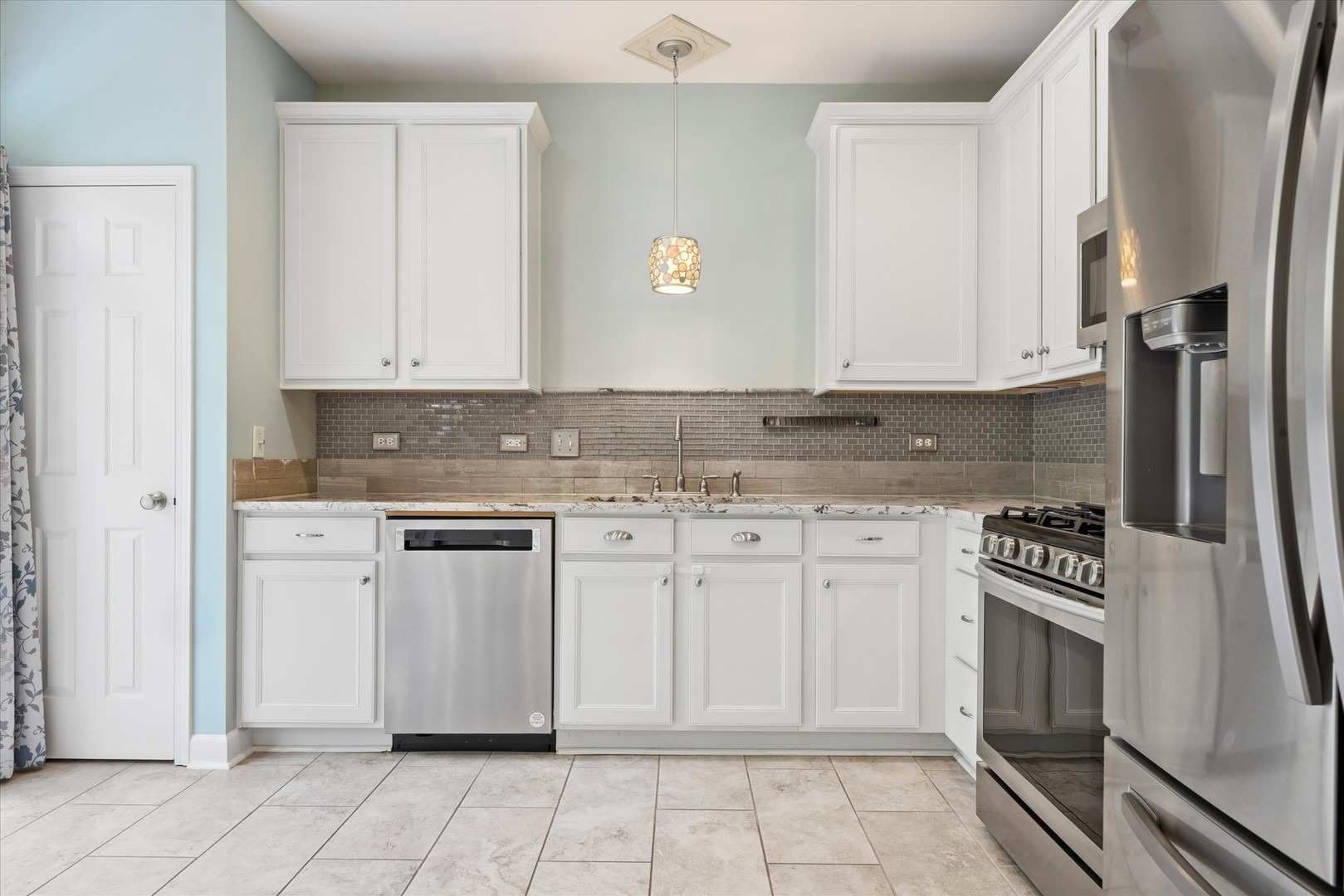 4144 Milford Lane, Aurora, IL 60504
