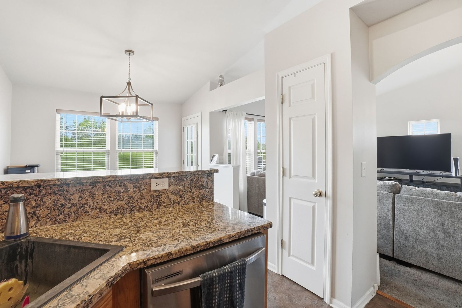 1340 Harvest Drive, Crest Hill, IL 60403