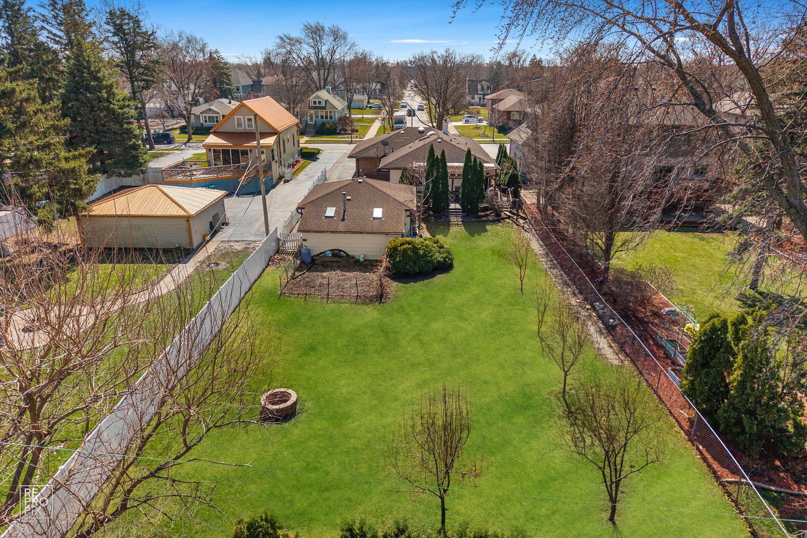 221 E Grantley Avenue, Elmhurst, IL 60126
