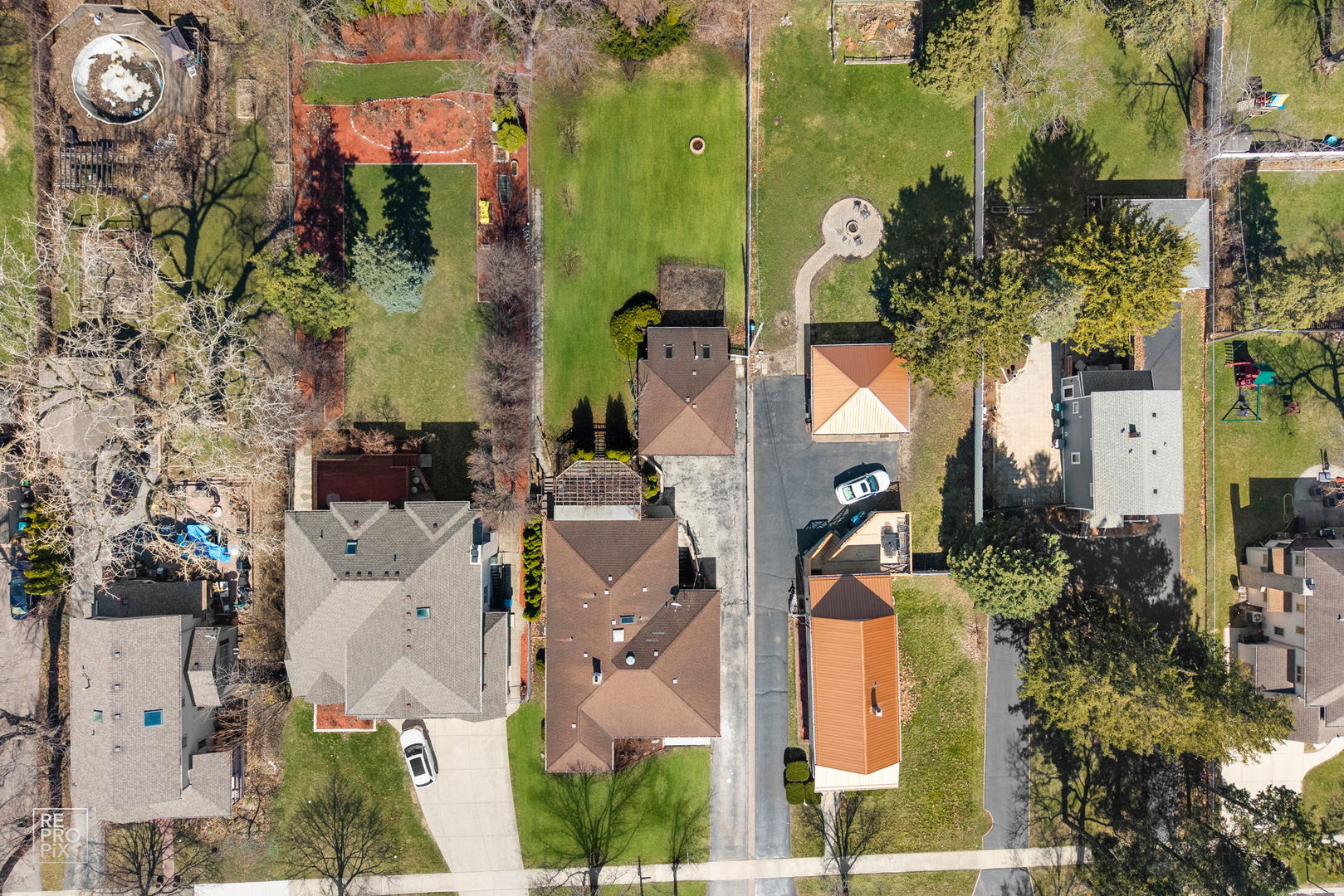 221 E Grantley Avenue, Elmhurst, IL 60126