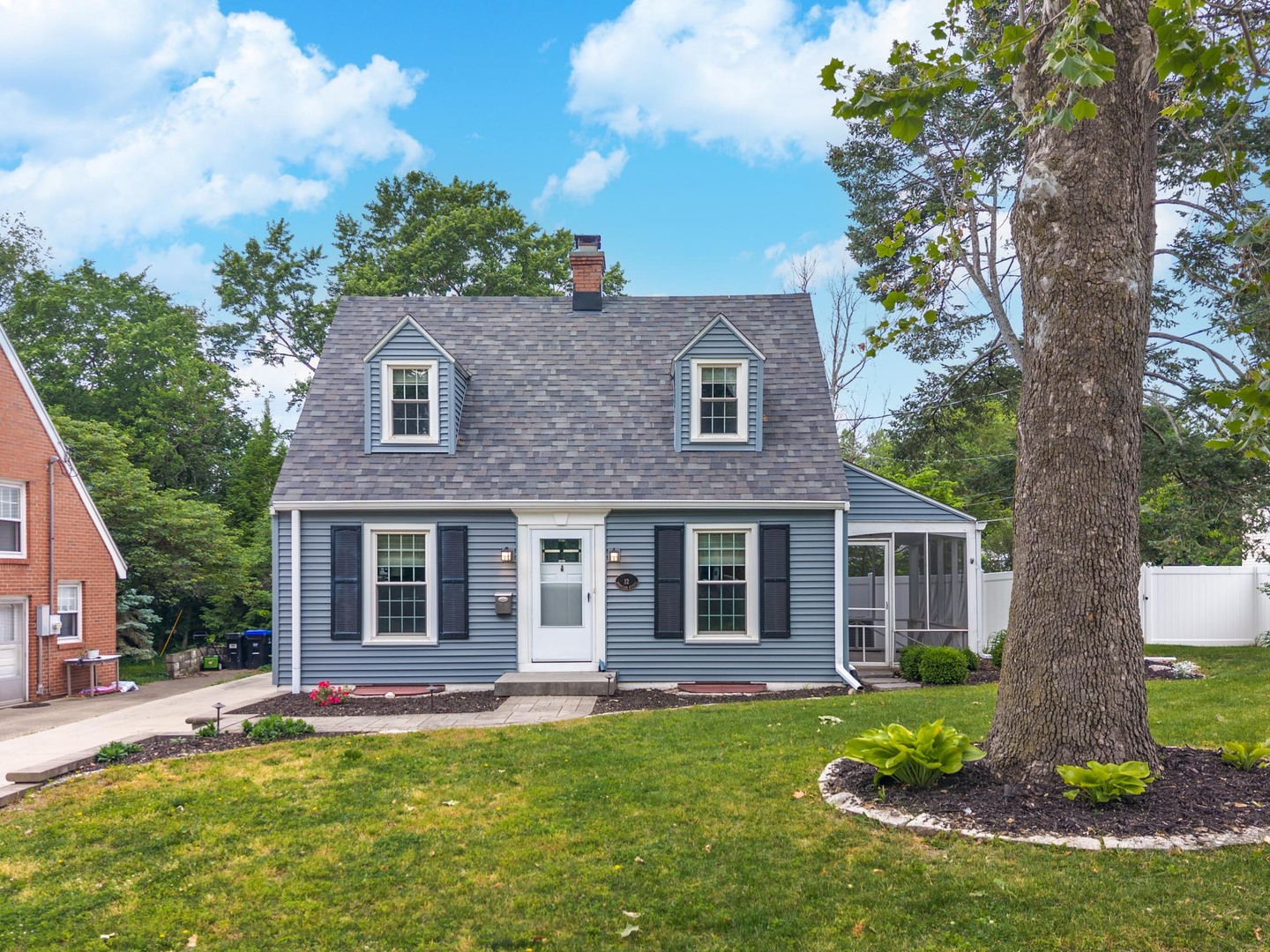 12 Norbloom Avenue, Bloomington, IL 61701