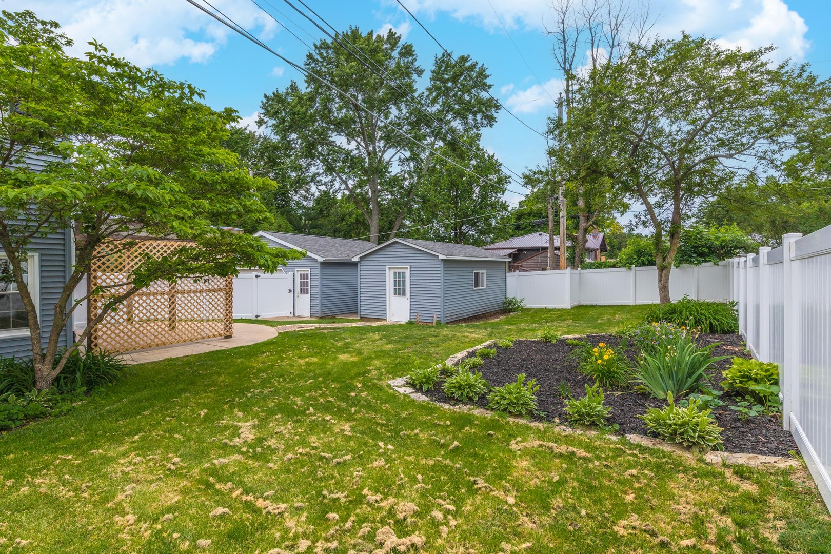 12 Norbloom Avenue, Bloomington, IL 61701
