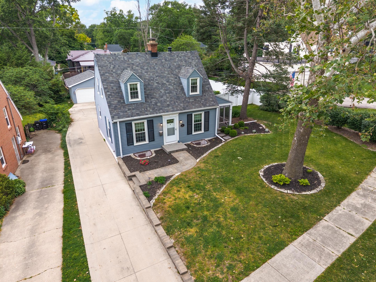 12 Norbloom Avenue, Bloomington, IL 61701