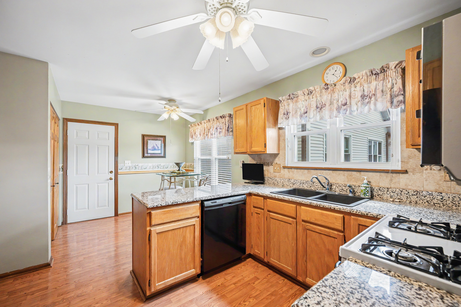21068 W Hazelnut Lane, Plainfield, IL 60544