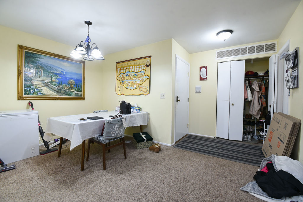 274 Elmwood Lane #A1, Schaumburg, IL 60193