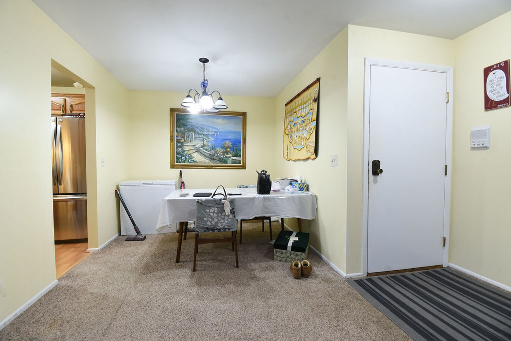 274 Elmwood Lane #A1, Schaumburg, IL 60193
