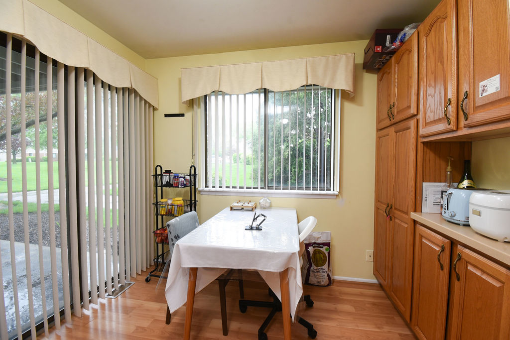 274 Elmwood Lane #A1, Schaumburg, IL 60193