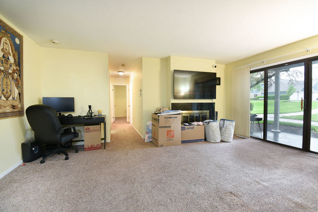 274 Elmwood Lane #A1, Schaumburg, IL 60193