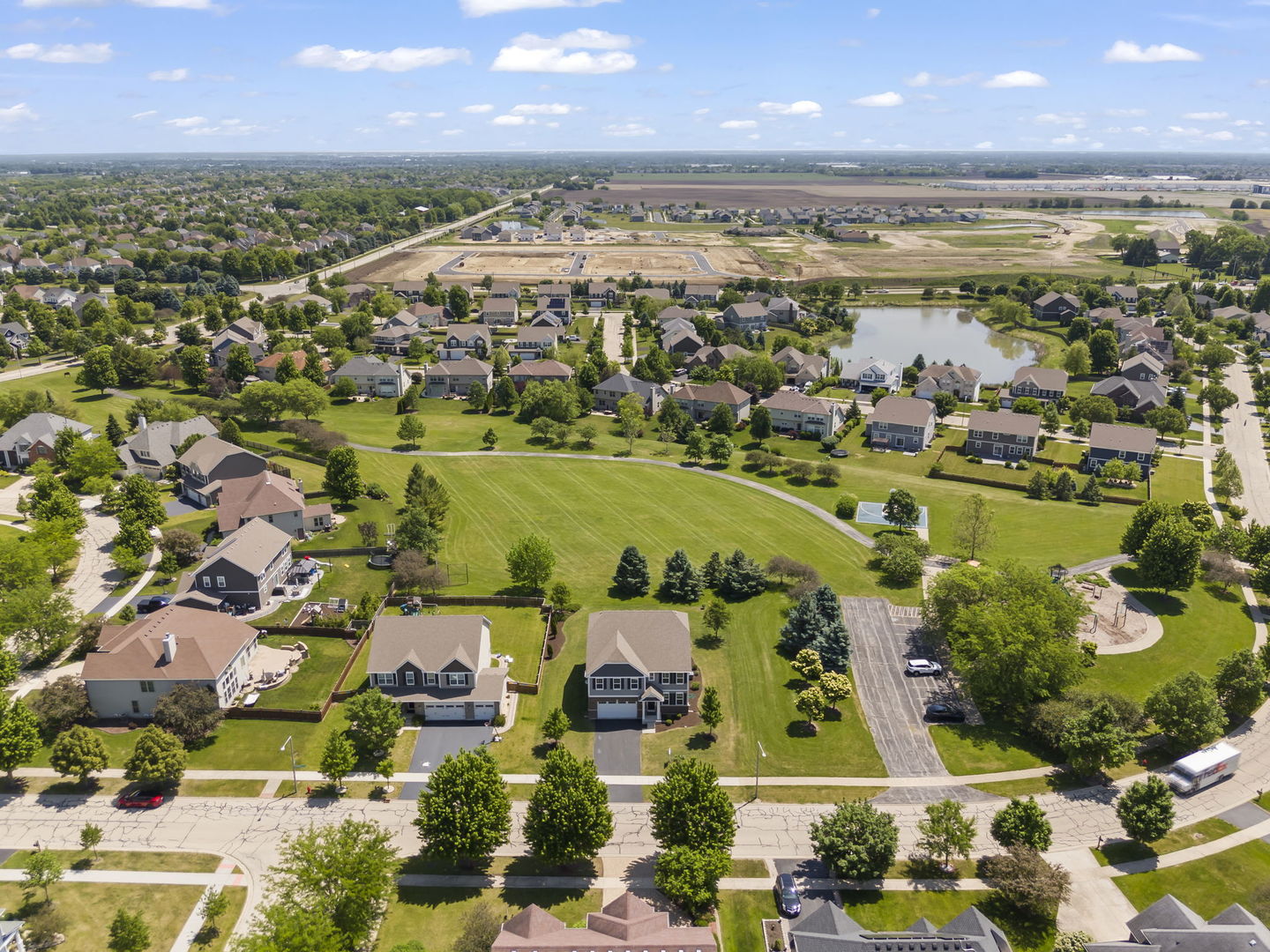 27008 Ashgate Crossing, Plainfield, IL 60585