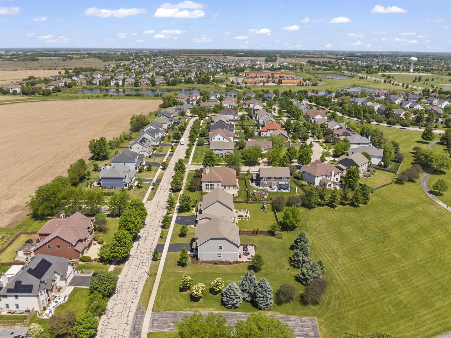27008 Ashgate Crossing, Plainfield, IL 60585