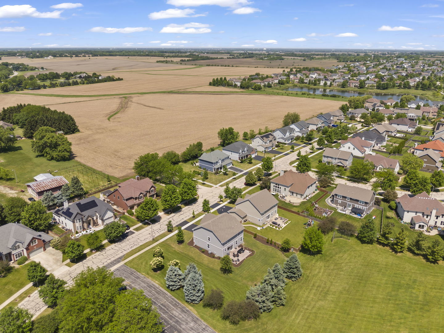 27008 Ashgate Crossing, Plainfield, IL 60585