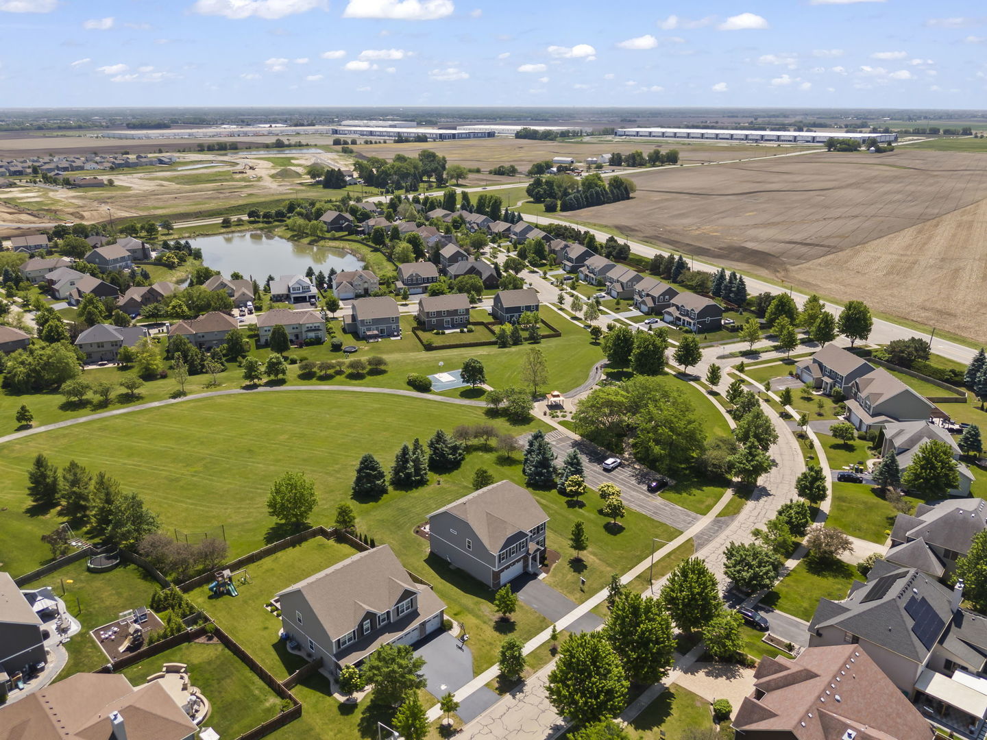 27008 Ashgate Crossing, Plainfield, IL 60585