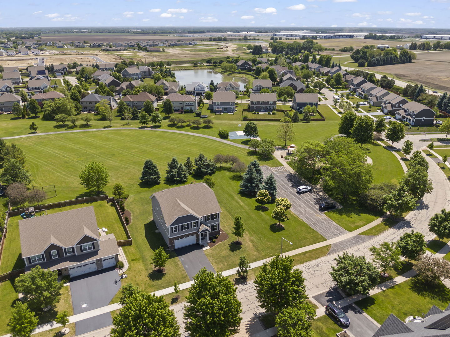 27008 Ashgate Crossing, Plainfield, IL 60585
