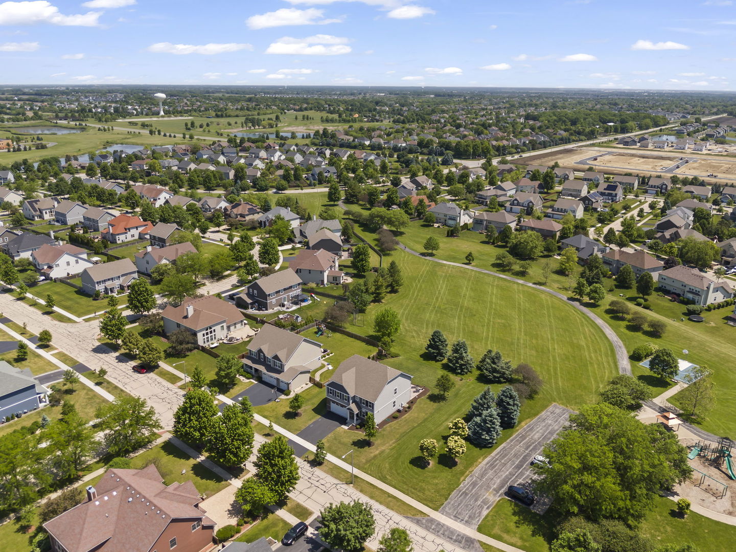 27008 Ashgate Crossing, Plainfield, IL 60585