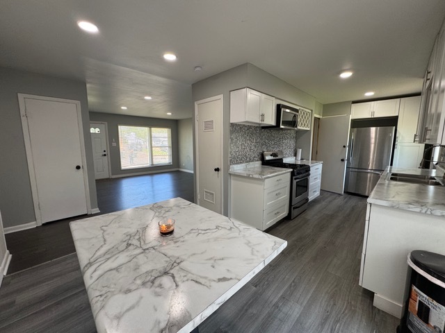 1123 Cedar Lane, Elk Grove Village, IL 60007