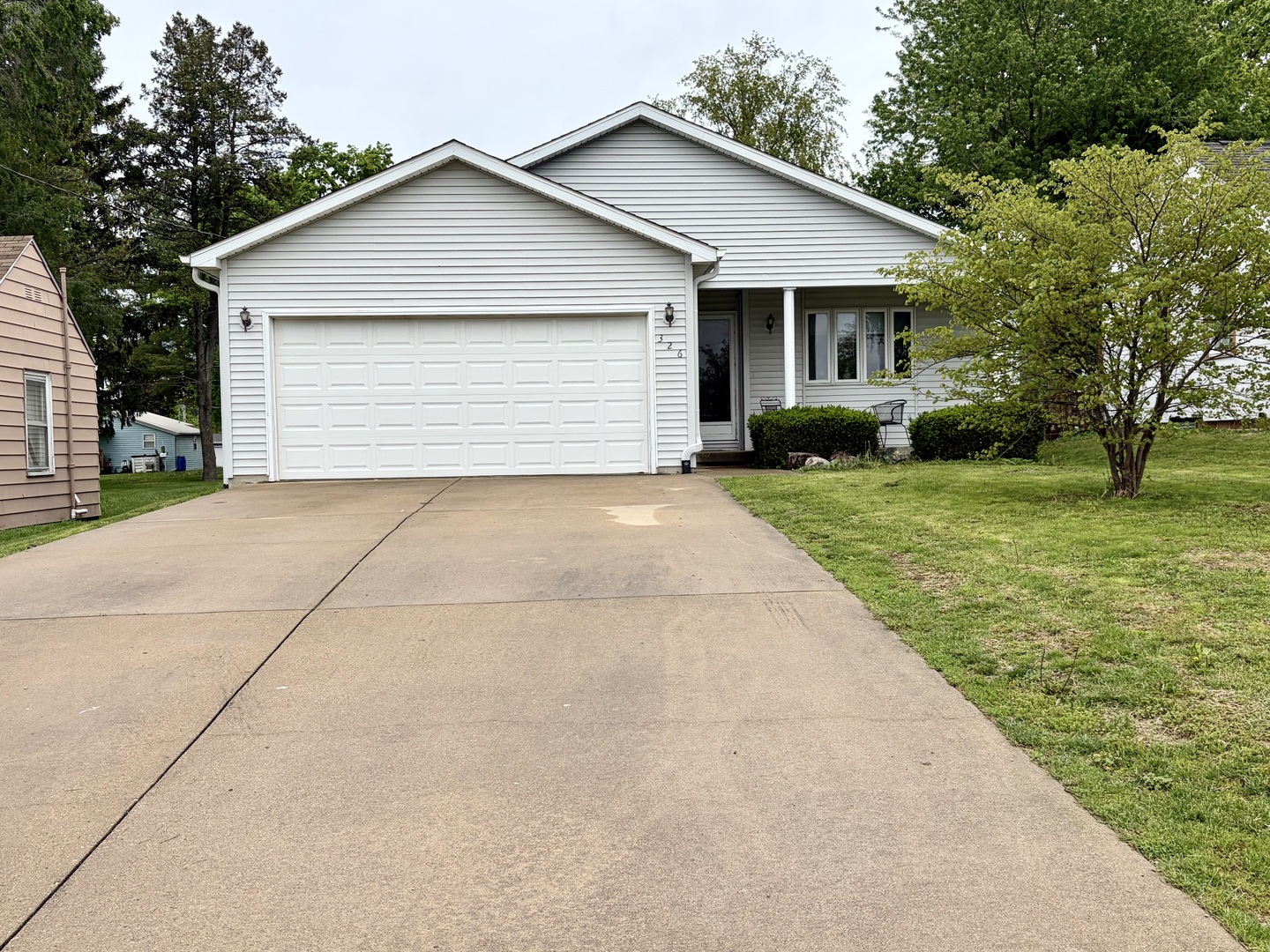 326 W Hight Street, Macon, IL 62544