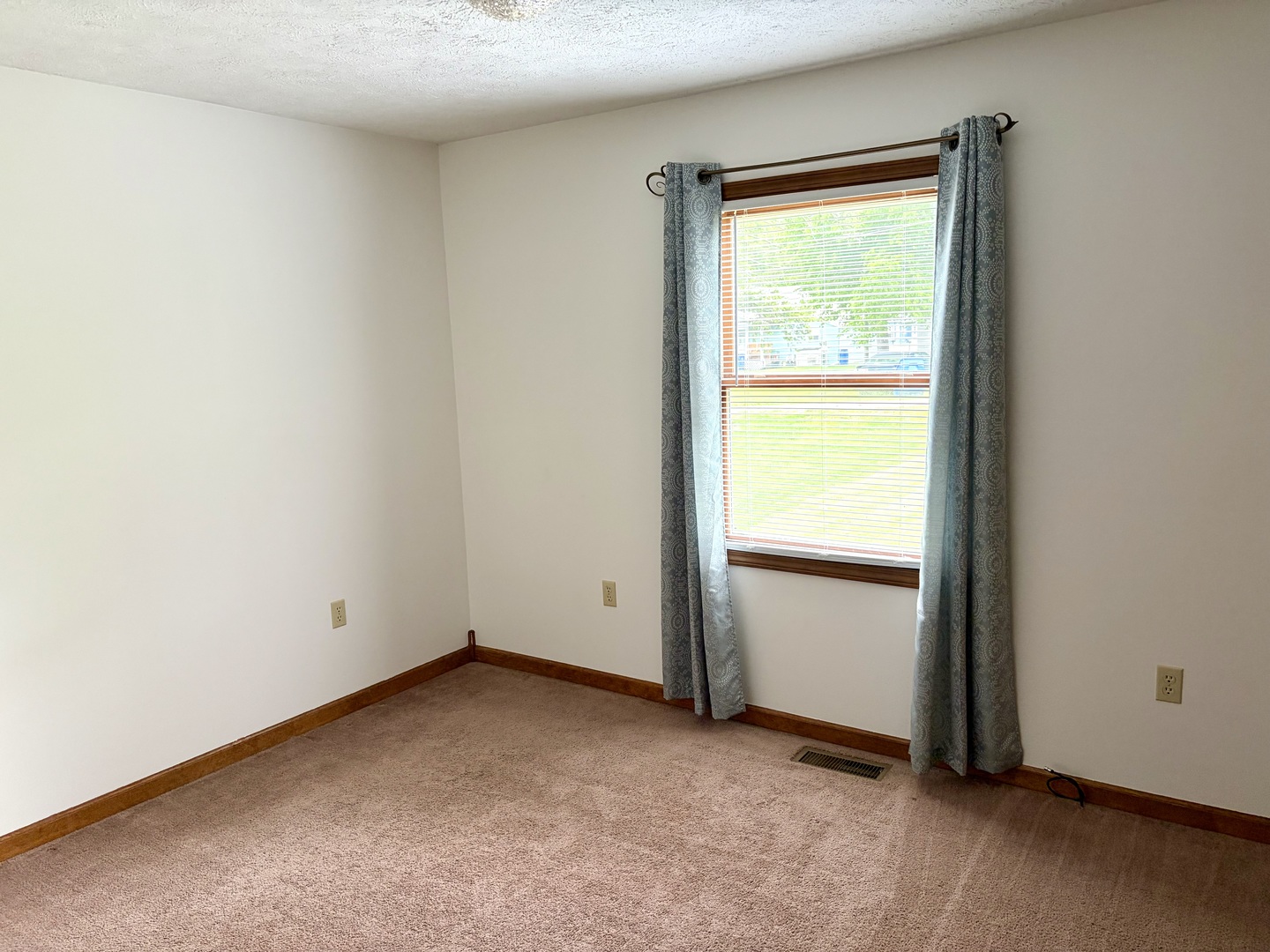 326 W Hight Street, Macon, IL 62544