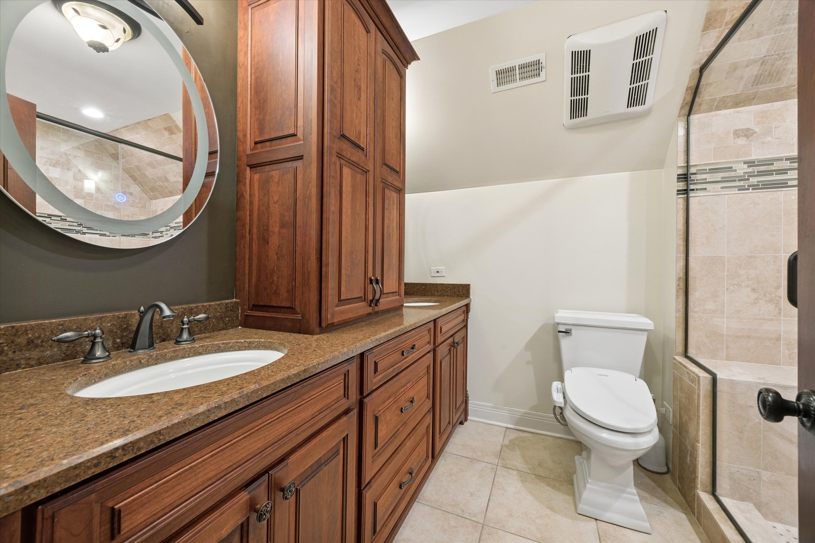 233 S Prospect Avenue, Clarendon Hills, IL 60514