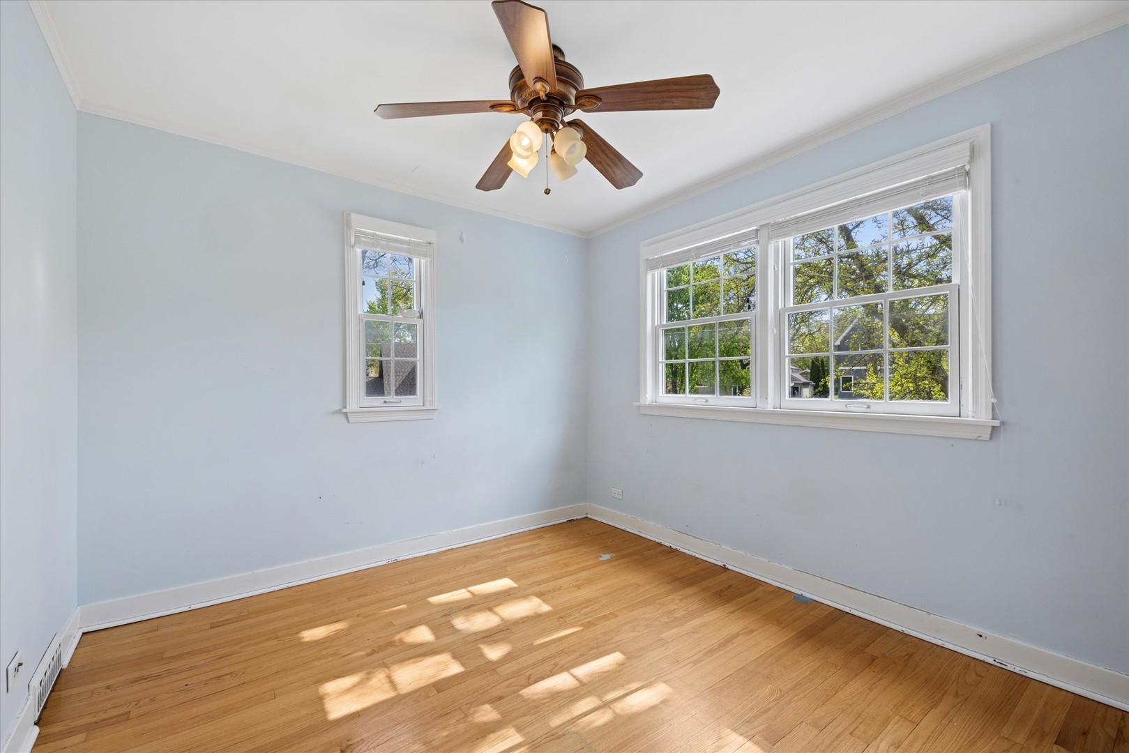 233 S Prospect Avenue, Clarendon Hills, IL 60514