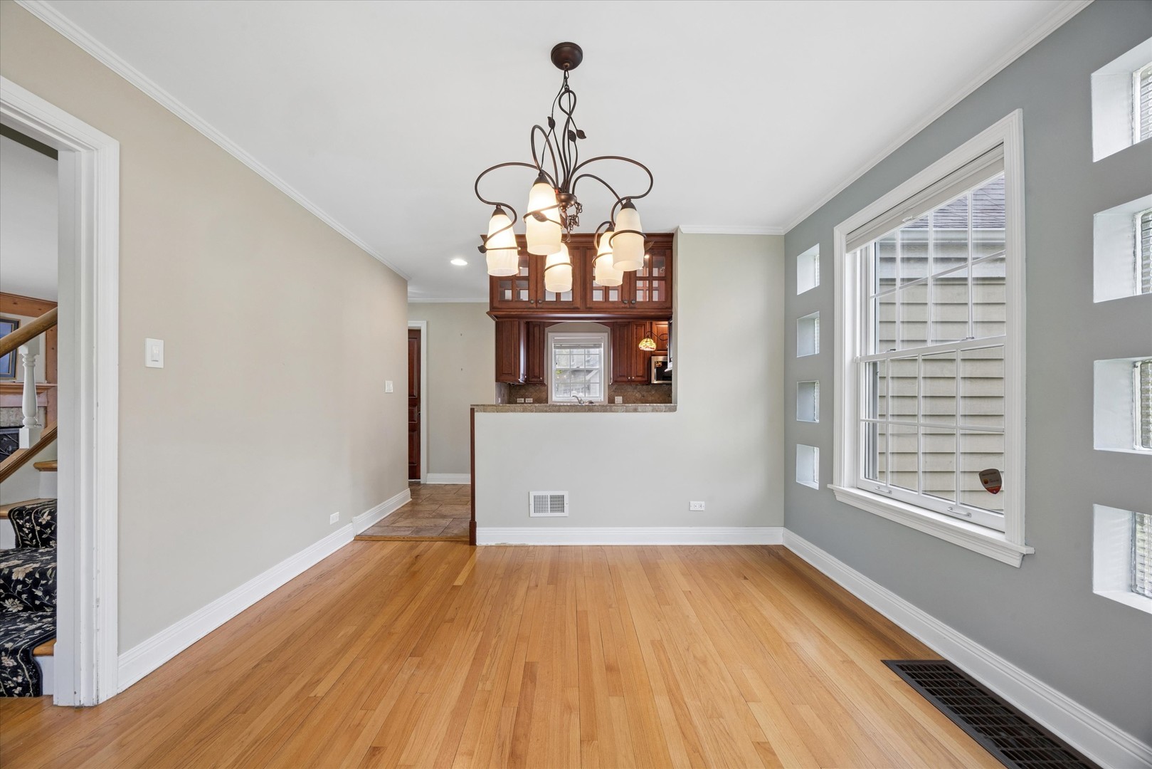 233 S Prospect Avenue, Clarendon Hills, IL 60514