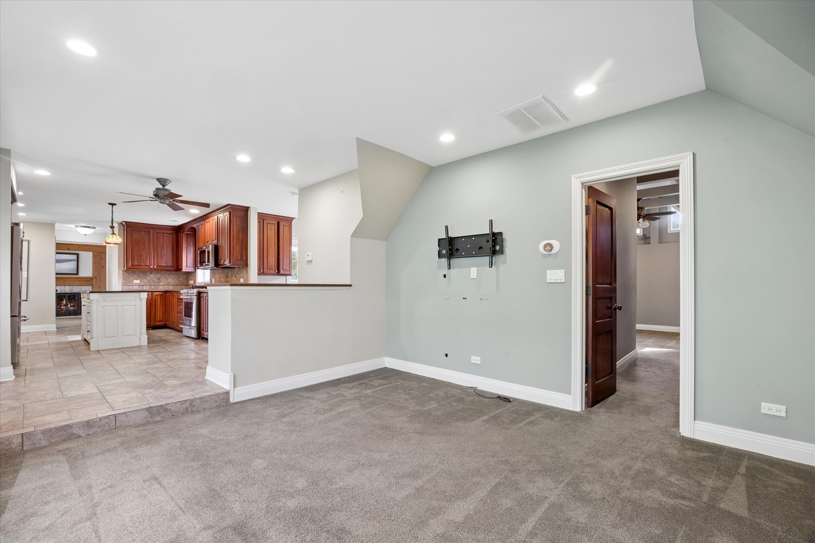 233 S Prospect Avenue, Clarendon Hills, IL 60514
