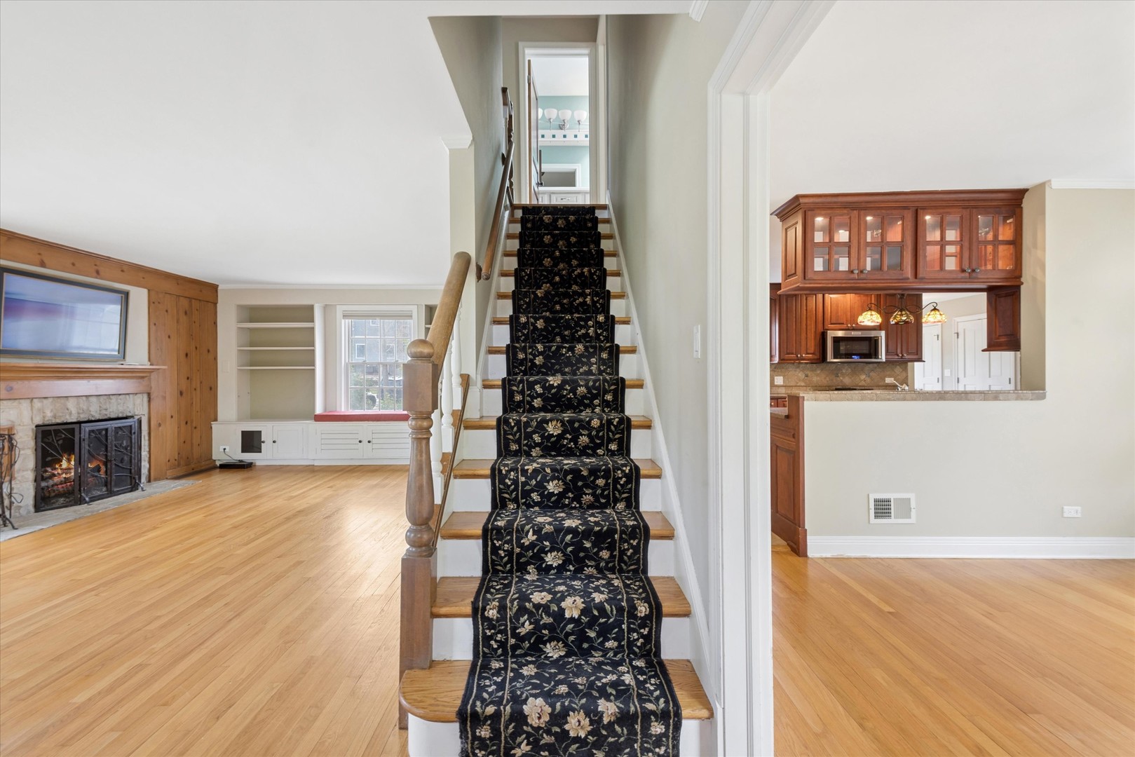 233 S Prospect Avenue, Clarendon Hills, IL 60514
