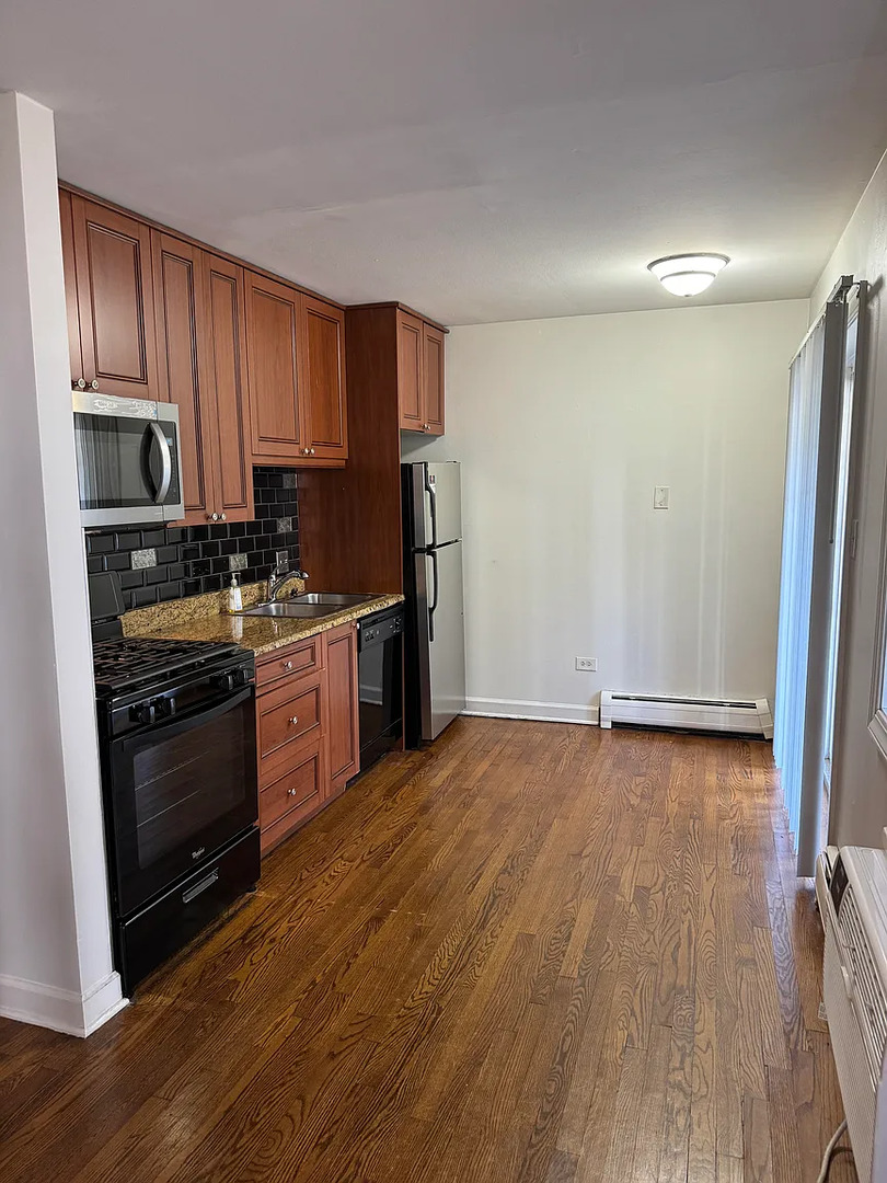 323 N Princeton Avenue #1, Villa Park, IL 60181
