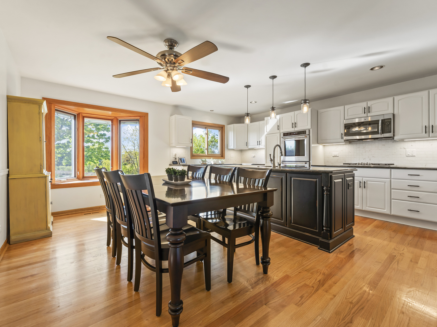1432 Brahms Court, Bartlett, IL 60103
