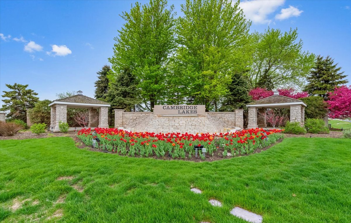 852 Wildwood Drive, Pingree Grove, IL 60140