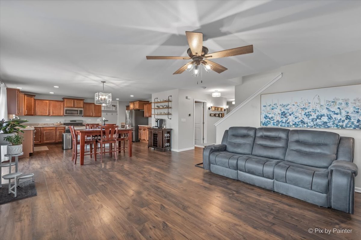852 Wildwood Drive, Pingree Grove, IL 60140