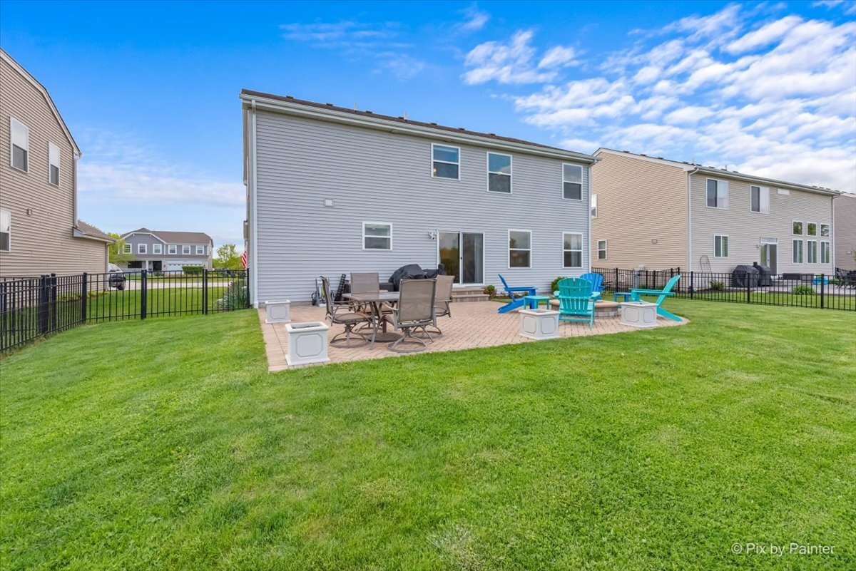 852 Wildwood Drive, Pingree Grove, IL 60140
