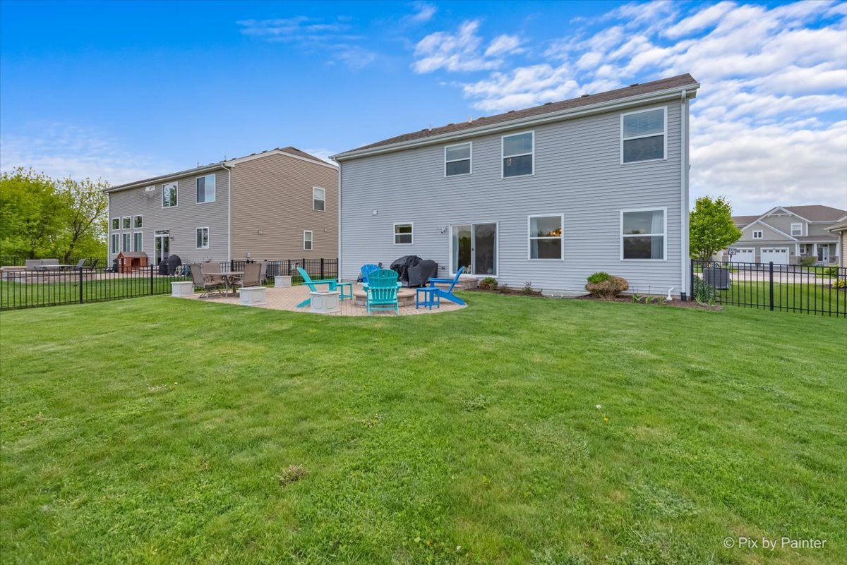 852 Wildwood Drive, Pingree Grove, IL 60140