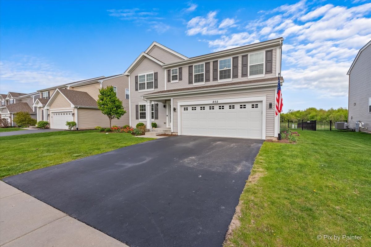 852 Wildwood Drive, Pingree Grove, IL 60140