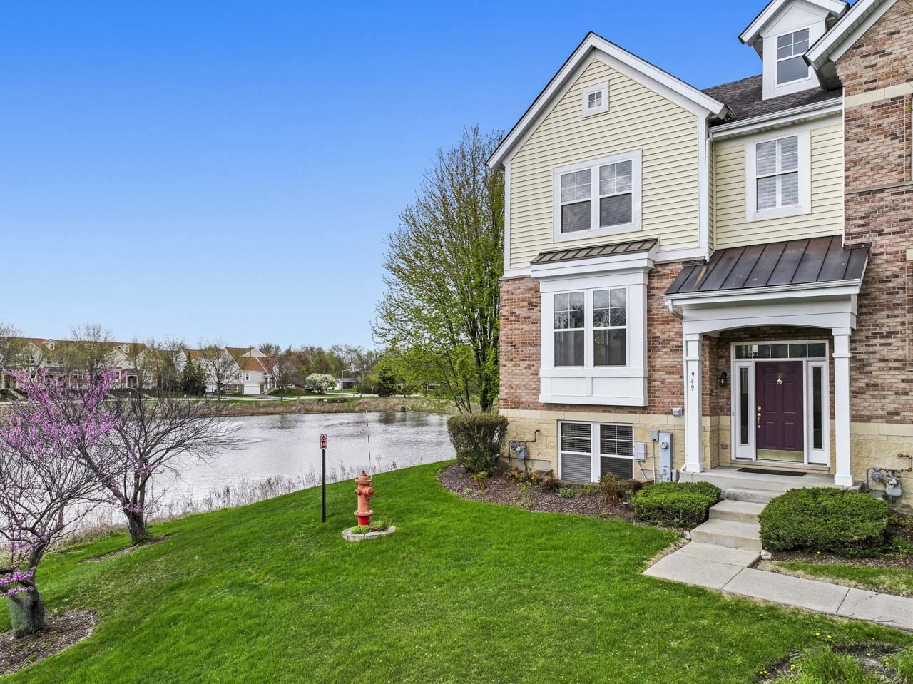 949 Indigo Court, Hanover Park, IL 60133