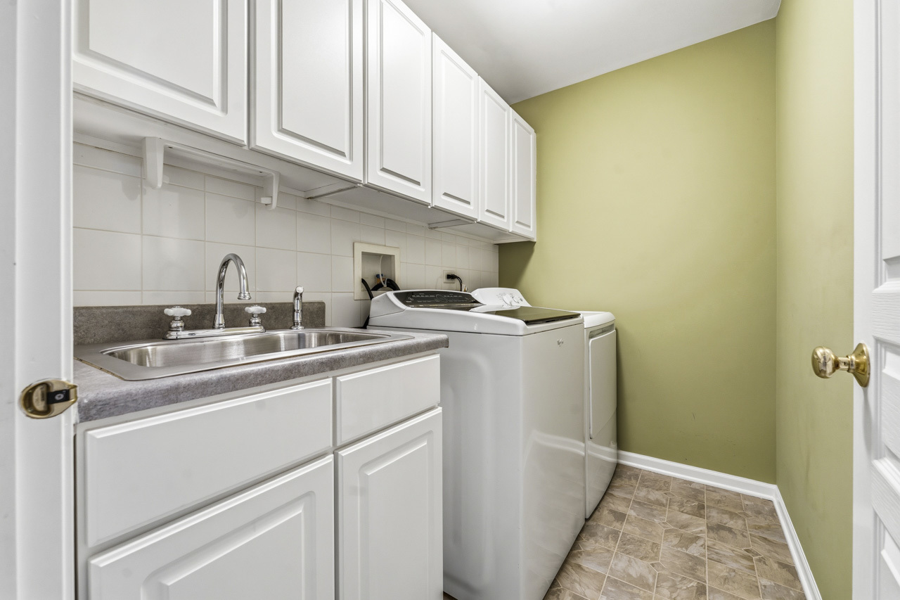 949 Indigo Court, Hanover Park, IL 60133