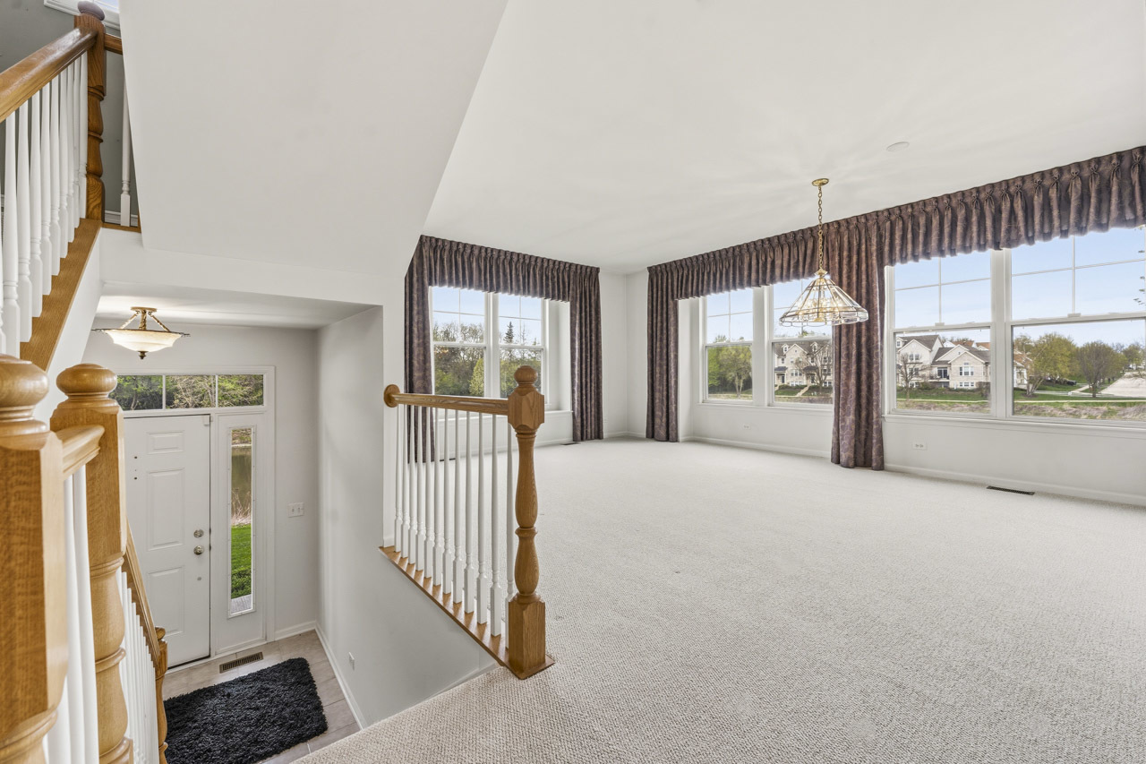 949 Indigo Court, Hanover Park, IL 60133