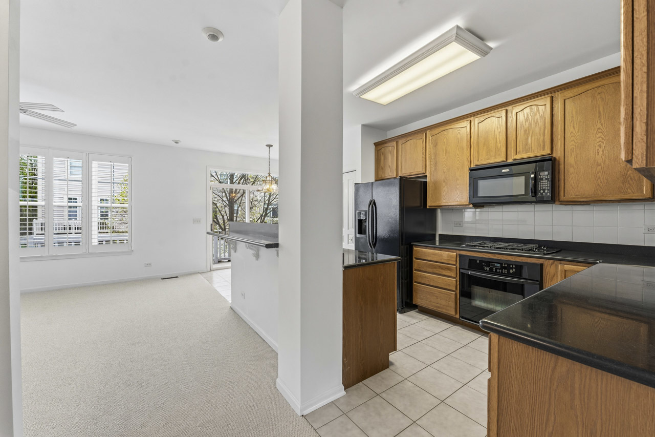 949 Indigo Court, Hanover Park, IL 60133