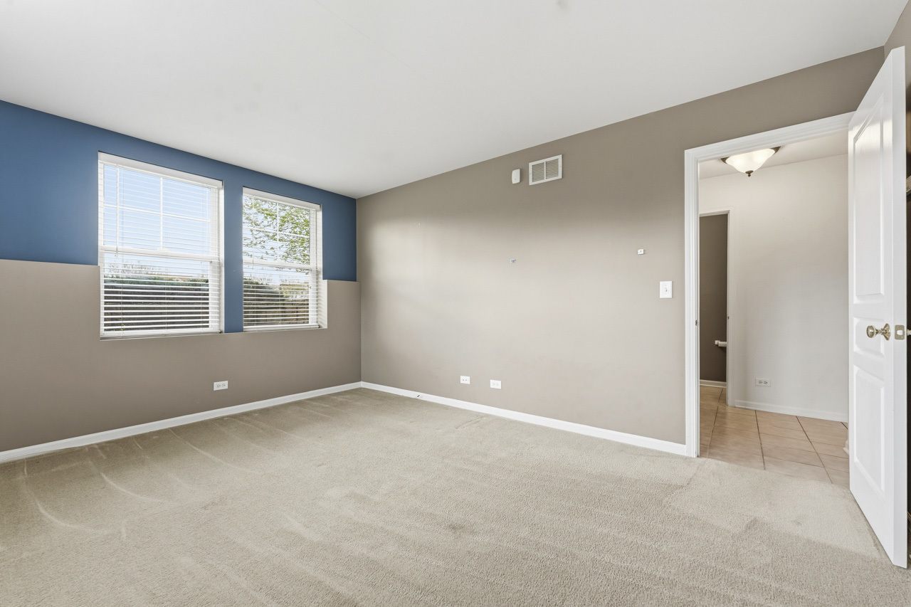949 Indigo Court, Hanover Park, IL 60133