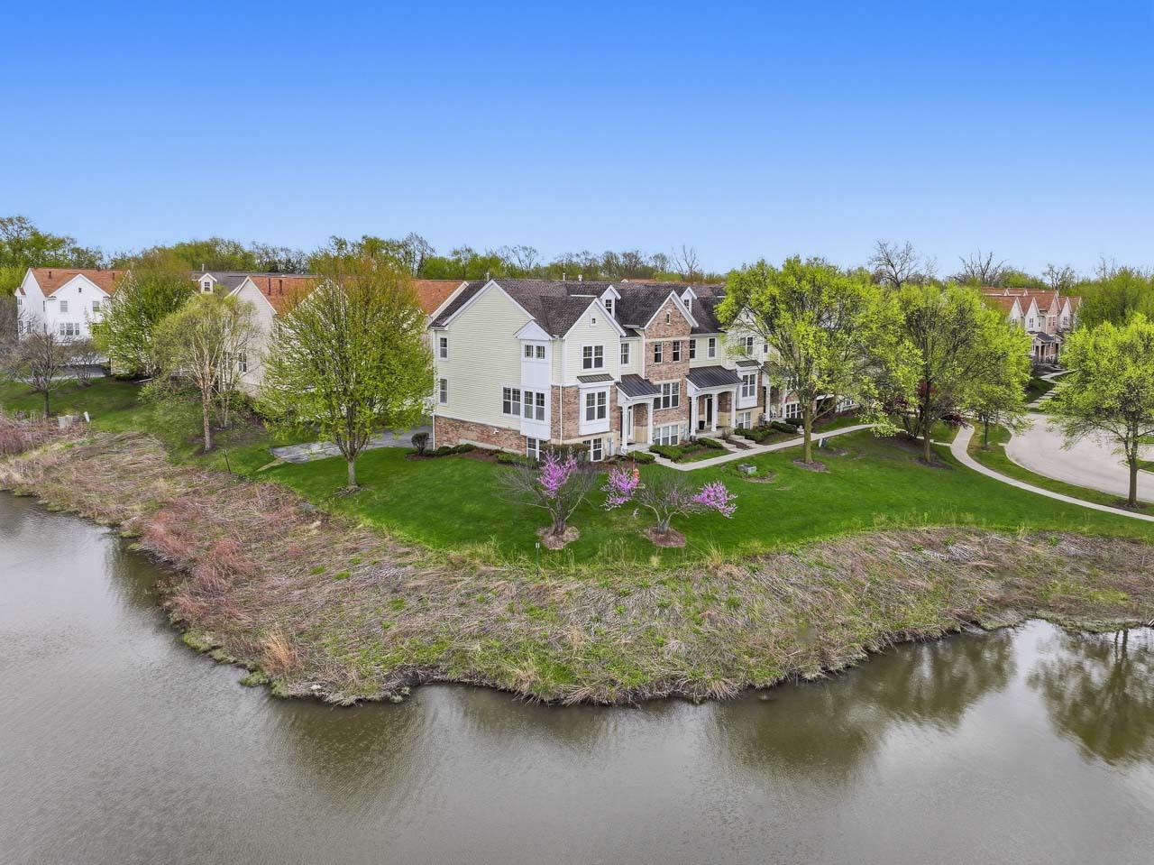 949 Indigo Court, Hanover Park, IL 60133