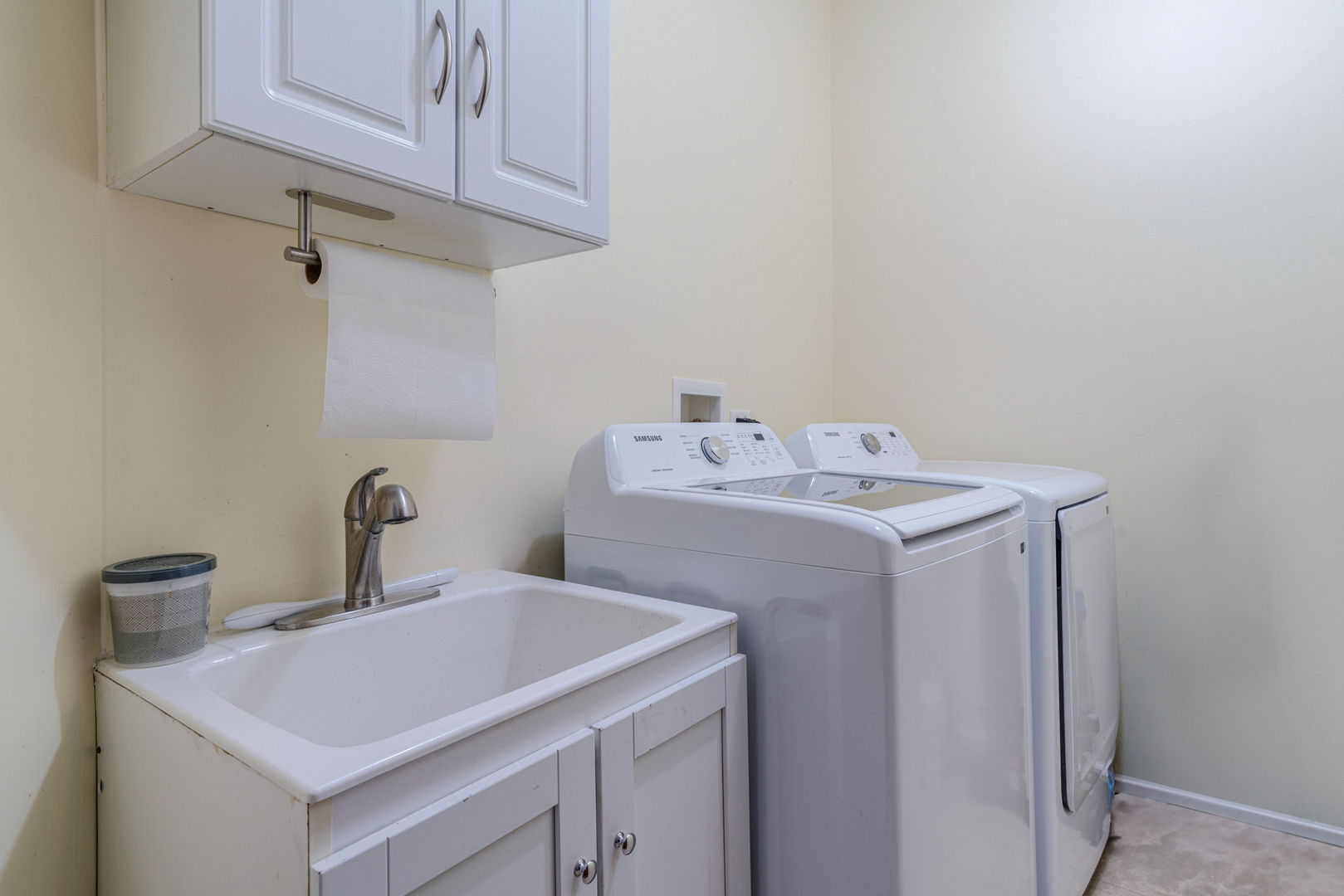 285 Regency Court Unit B Court, Wauconda, IL 60084