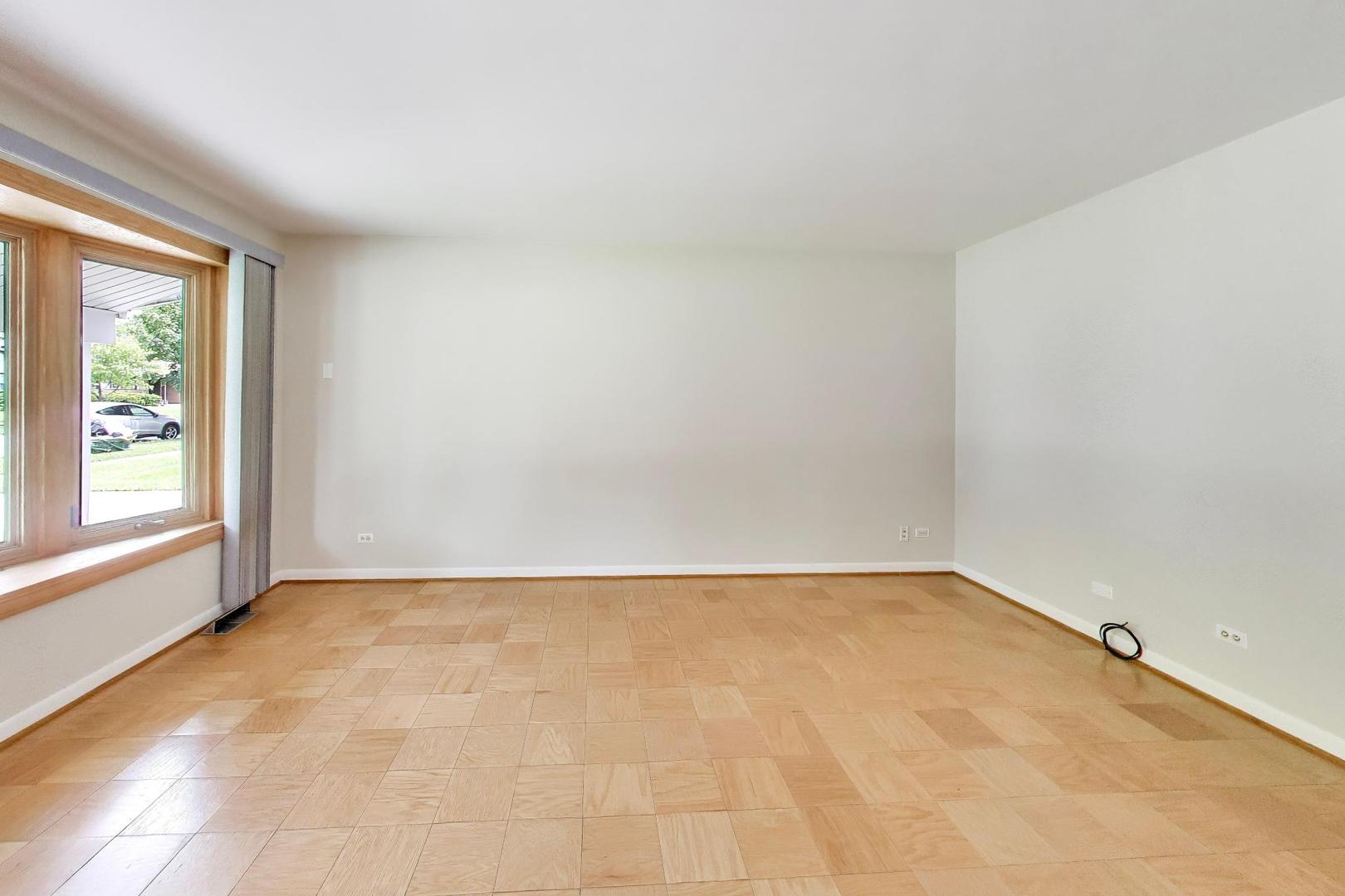 241 Brookhaven Drive, Elk Grove Village, IL 60007
