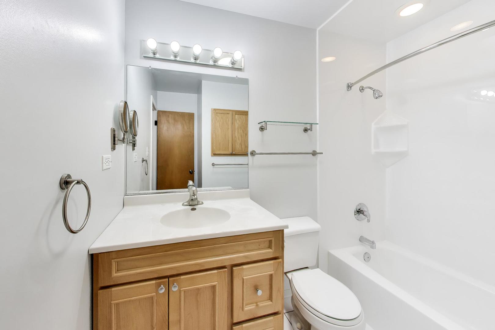 241 Brookhaven Drive, Elk Grove Village, IL 60007