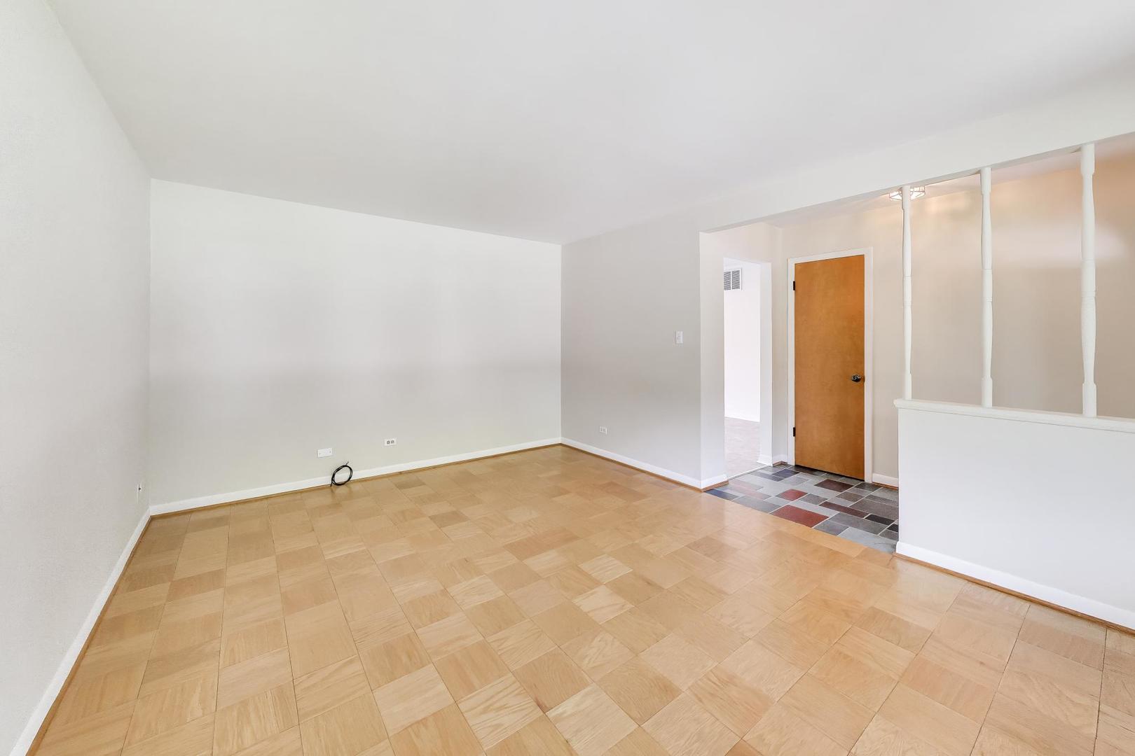 241 Brookhaven Drive, Elk Grove Village, IL 60007